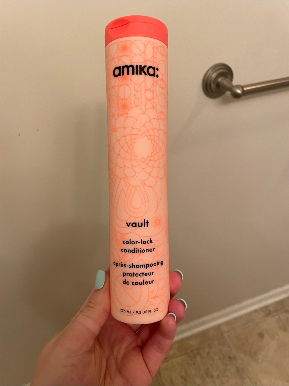 NEVER USED - Amika Vault Color-Lock Conditioner - 9.2 oz